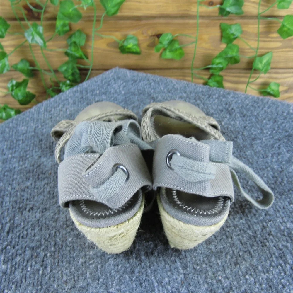 Anne Klein Women  Ankle Strap Taupe Fabric Sz‎ 6 Medium Gently Used 2025